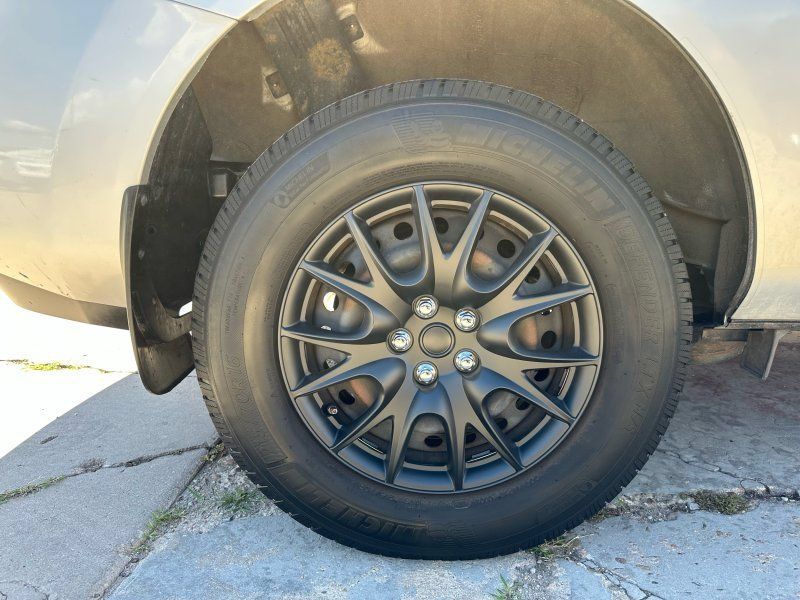 Used 2013 Nissan Rogue S AWD/4WD image 9