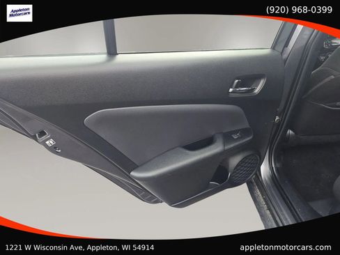 Used 2019 Toyota Prius LE image 36