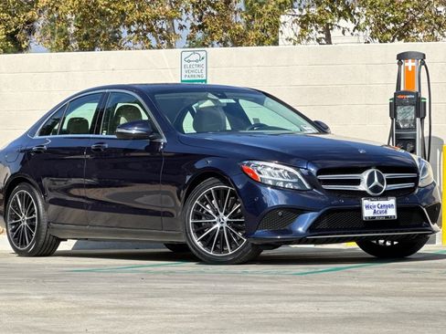 Used 2020 Mercedes-Benz C 300 Sedan image 2