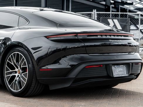 Used 2021 Porsche Taycan 4S image 11