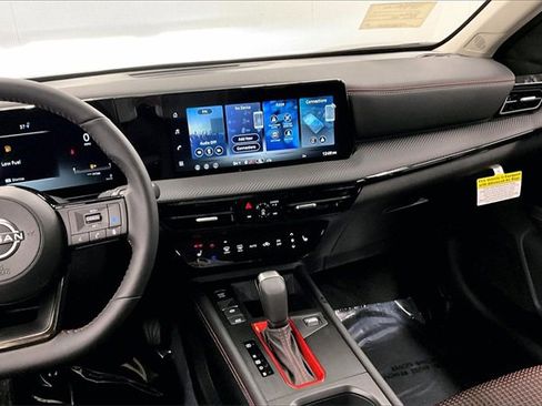 New 2026 Nissan Kicks SR image 7