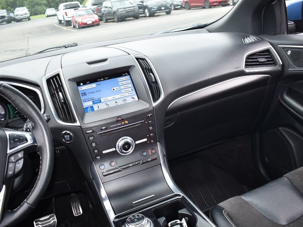 Used 2019 Ford Edge ST w/ Equipment Group 401A AWD/4WD image 19