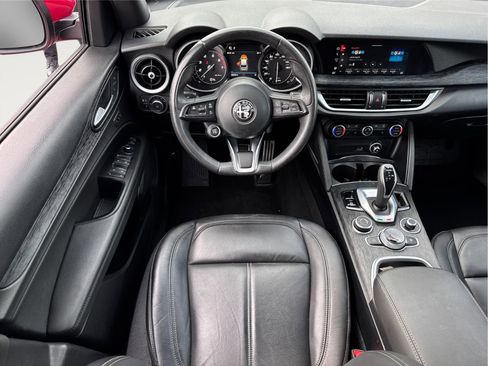 Used 2022 Alfa Romeo Stelvio Sprint image 24