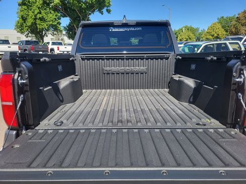 Certified 2025 Toyota Tacoma SR5 AWD/4WD image 22