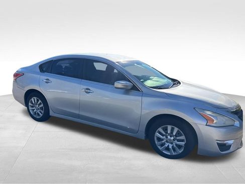 Used 2014 Nissan Altima 2.5 S FWD image 3