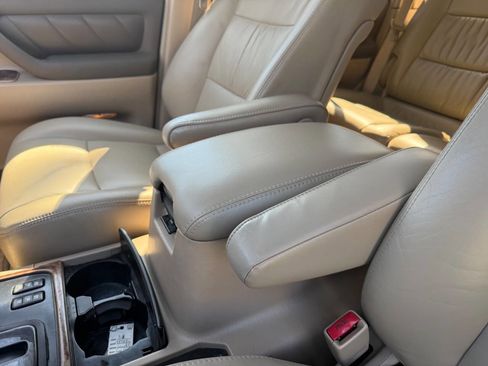 Used 2001 Toyota Land Cruiser image 52