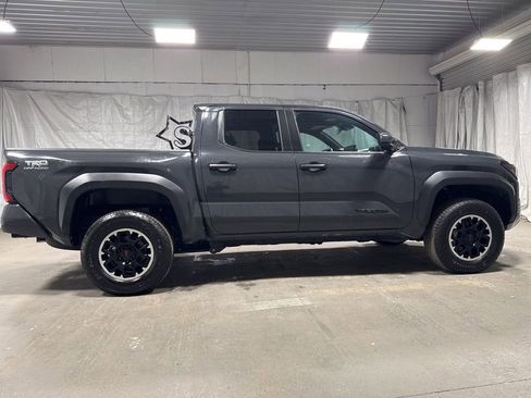 Used 2024 Toyota Tacoma TRD Off-Road image 8