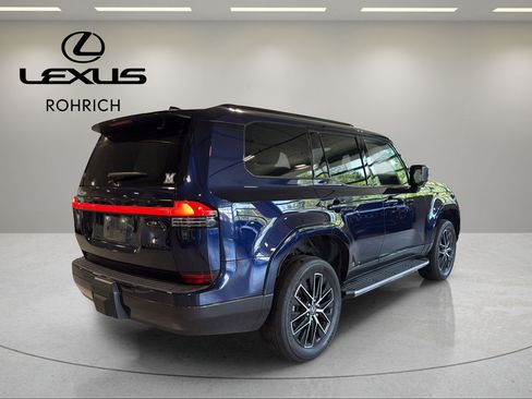 Used 2024 Lexus GX 550 w/ Accessory Package (Z1) AWD/4WD image 6