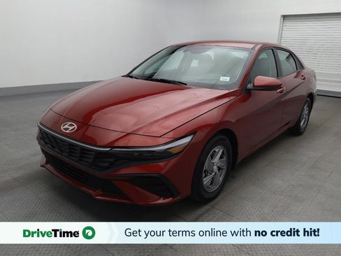 Used 2025 Hyundai Elantra SE image 1