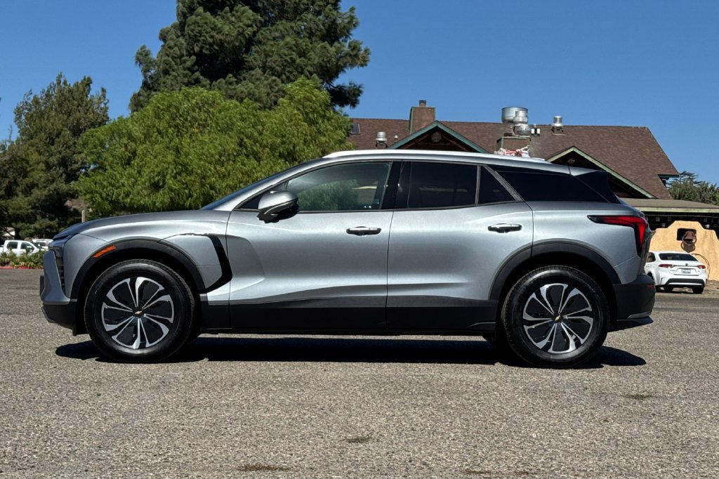 Used 2025 Chevrolet Blazer EV LT FWD image 7