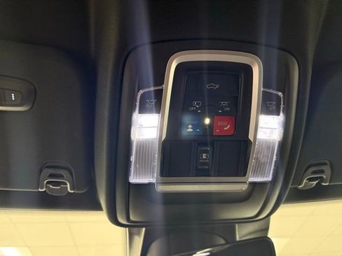 Used 2023 RAM 1500 Laramie image 19