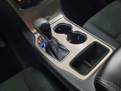 Used 2017 Jeep Grand Cherokee Laredo w/ Quick Order Package 2BE image 26