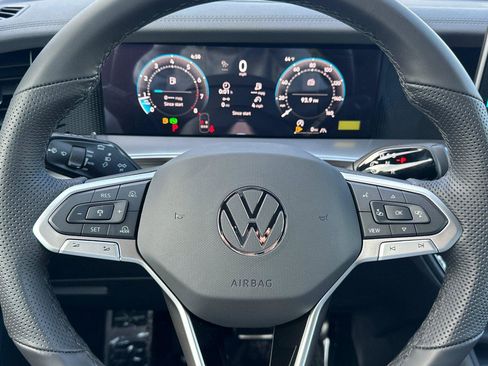 New 2026 Volkswagen Tiguan SE R-Line image 22