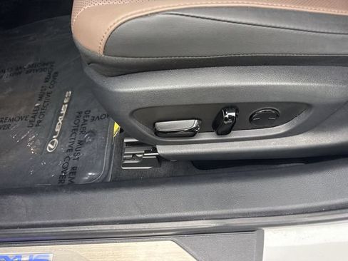 Certified 2024 Lexus ES 300h w/ Premium Package FWD image 12