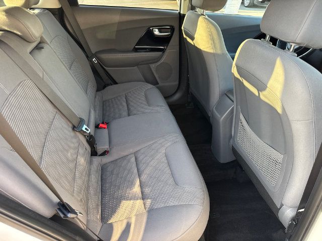 Used 2022 Kia Niro LXS w/ Digital Cluster Package FWD image 17