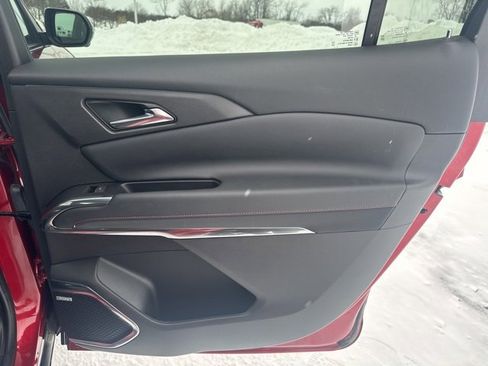 Used 2024 Chevrolet Traverse RS image 30