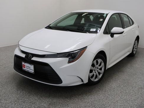 Certified 2026 Toyota Corolla LE FWD image 2