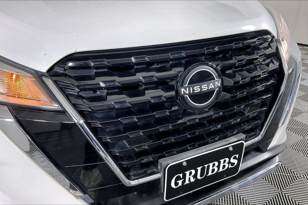 Used 2023 Nissan Kicks SV FWD image 34
