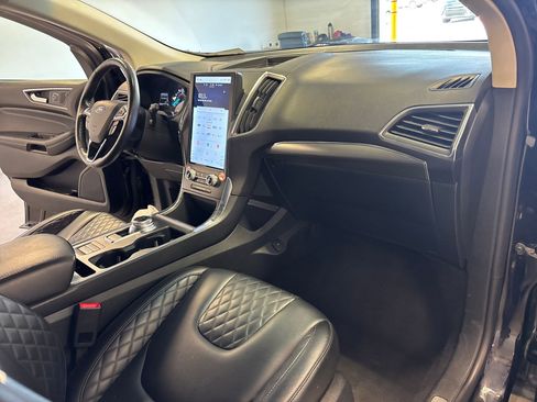 Used 2024 Ford Edge Titanium image 40