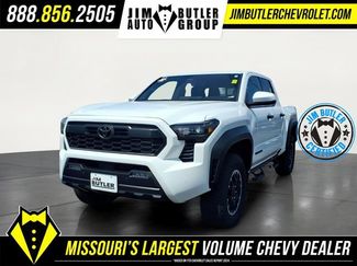 Used 2024 Toyota Tacoma TRD Off-Road w/ TRD Off Road Upgrade Package AWD/4WD video 1