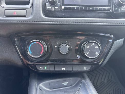 Used 2016 Honda HR-V LX image 19