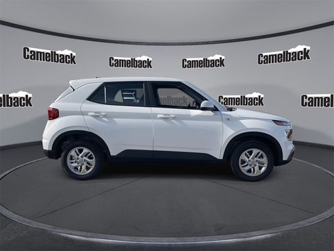 New 2026 Hyundai Venue SE image 8