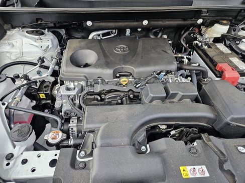 Used 2025 Toyota RAV4 XLE image 18