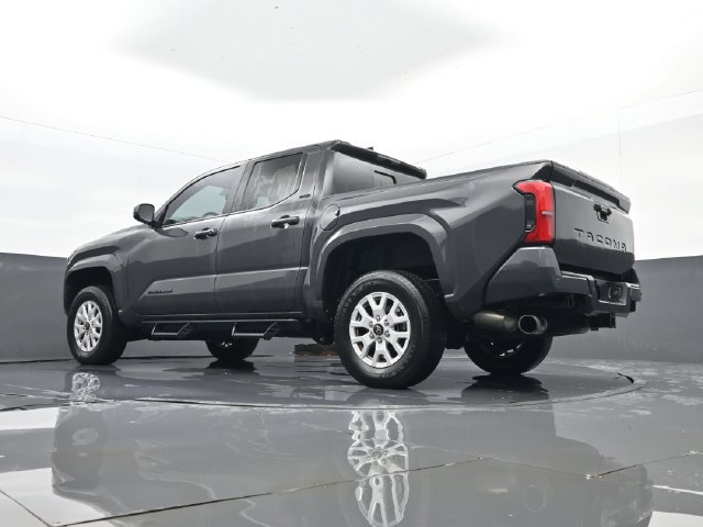 Used 2024 Toyota Tacoma SR5 w/ SR5 Upgrade Package AWD/4WD image 23
