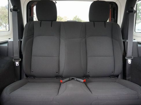 Used 2021 Jeep Wrangler Sport S image 21