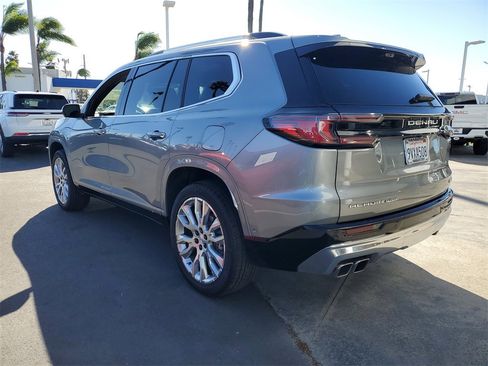 Used 2025 GMC Acadia Denali w/ Super Cruise Package image 4