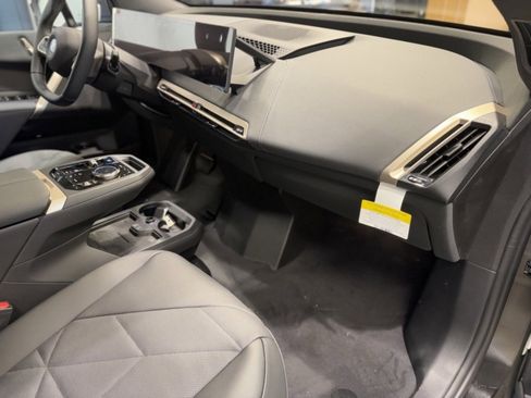 Used 2025 BMW iX xDrive50 w/ Sport Package image 26