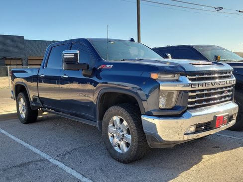 Used 2023 Chevrolet Silverado 2500 LTZ AWD/4WD image 4