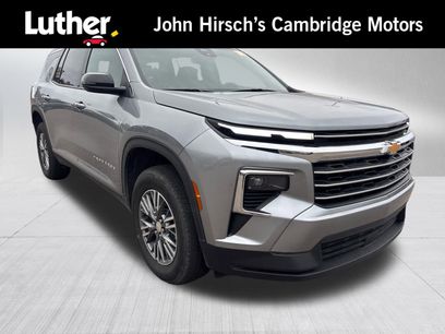 Used 2025 Chevrolet Traverse LT