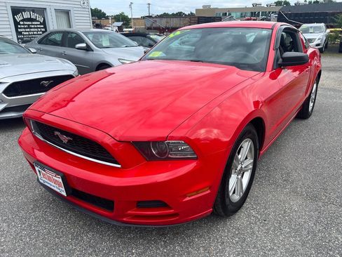 Used 2014 Ford Mustang Coupe RWD image 3