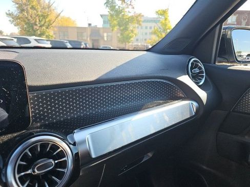 Certified 2025 Mercedes-Benz GLB 250 4MATIC image 31