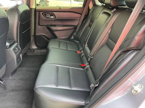 Certified 2023 Nissan Rogue SV w/ SV Premium B Package AWD/4WD image 8
