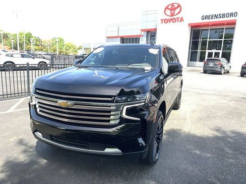 Used 2024 Chevrolet Suburban High Country image 4