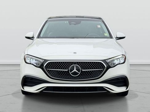 Used 2025 Mercedes-Benz E 350 4MATIC Sedan image 2