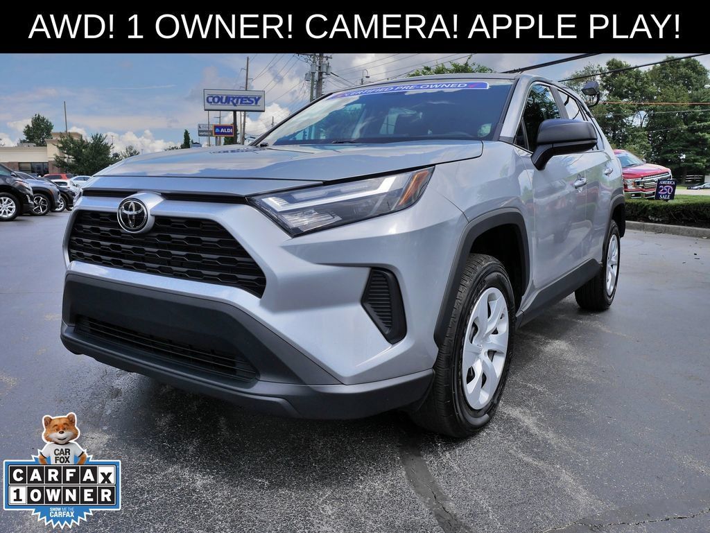Used 2025 Toyota RAV4 LE AWD/4WD image 1