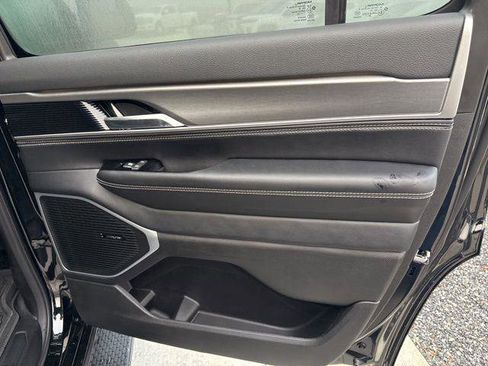 New 2026 Jeep Grand Wagoneer 4WD image 31