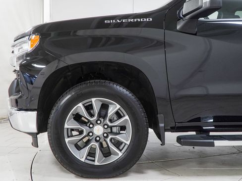Used 2025 Chevrolet Silverado 1500 LT AWD/4WD image 18