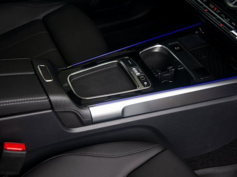 Certified 2025 Mercedes-Benz GLB 250 4MATIC image 33