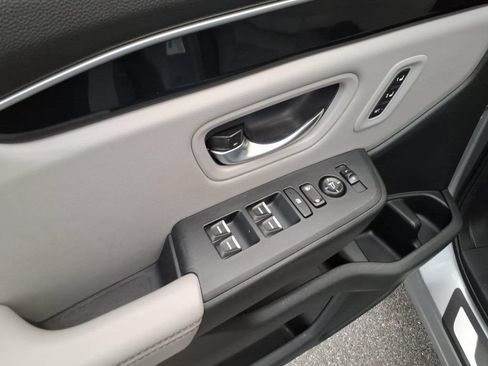 Used 2024 Honda Pilot Touring image 16