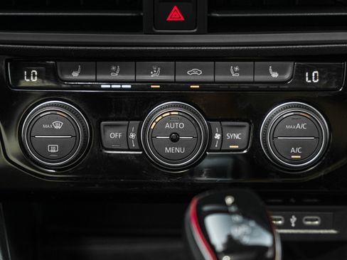 Used 2024 Volkswagen Jetta GLI Autobahn image 12