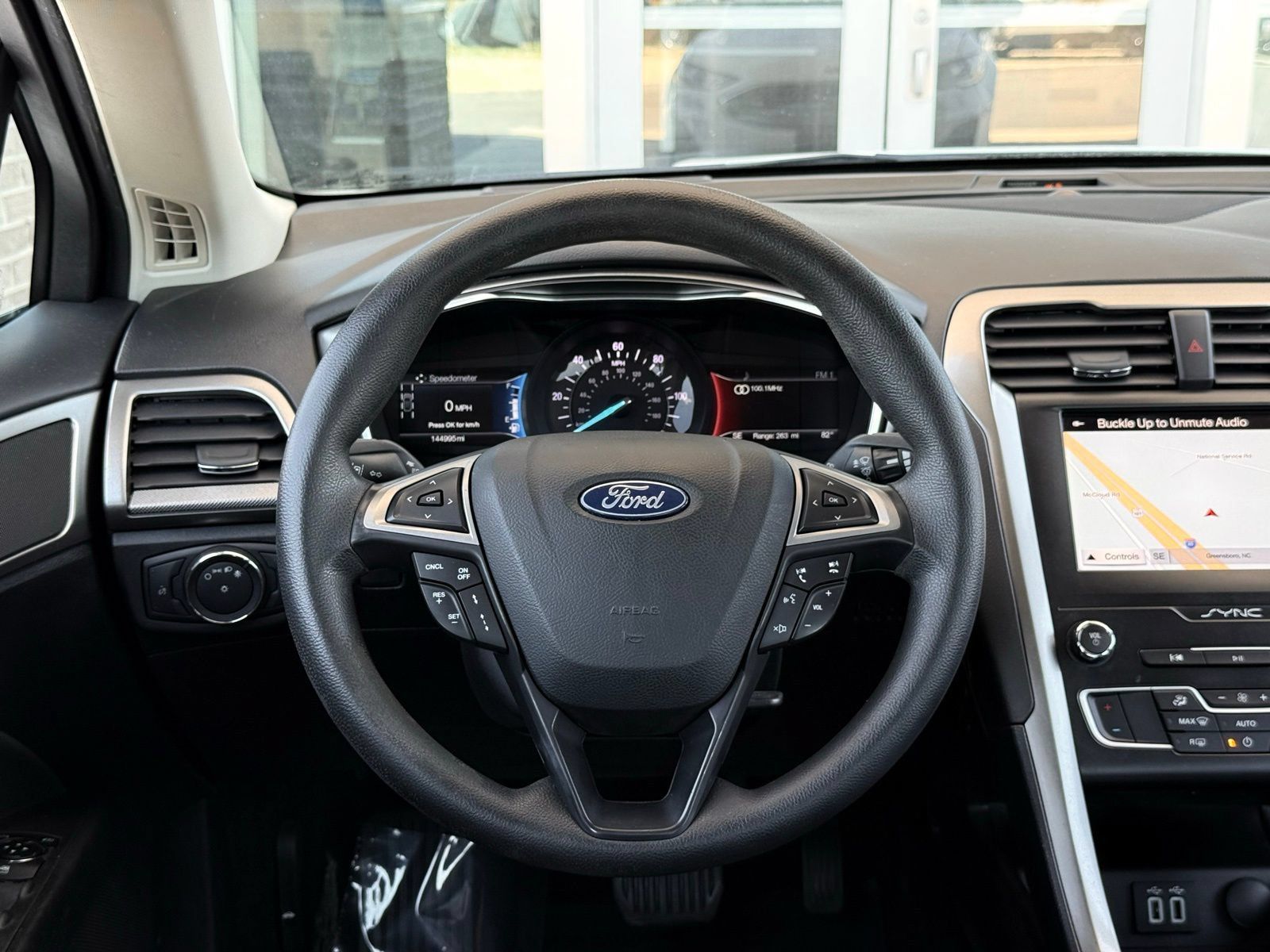 Used 2019 Ford Fusion SE FWD image 29