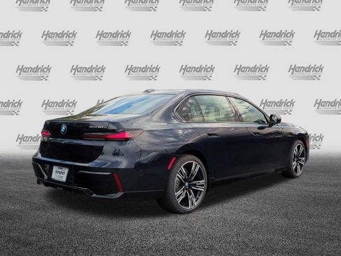 Used 2026 BMW i7 eDrive50 w/ M Sport Package RWD image 10