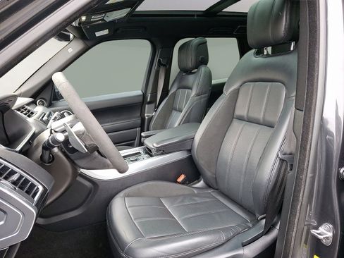 Used 2020 Land Rover Range Rover Sport HST image 3