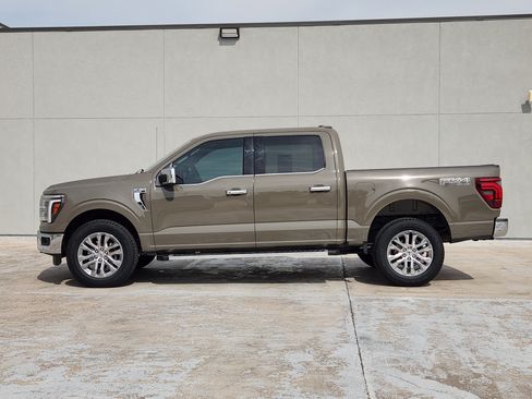 Used 2025 Ford F150 Lariat w/ Equipment Group 501A Mid AWD/4WD image 5