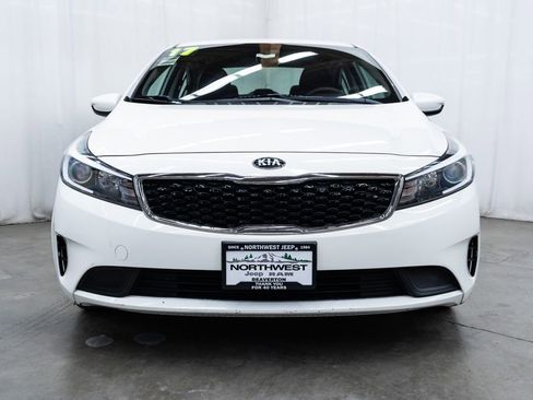 Used 2017 Kia Forte LX FWD image 2