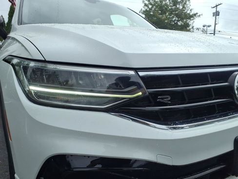 Certified 2023 Volkswagen Tiguan SE R-Line AWD/4WD image 7